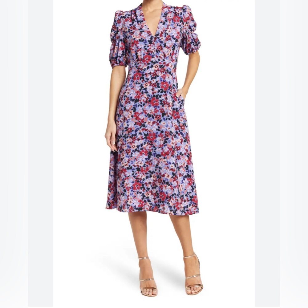 Vince Camuto V-Neck Short Sleeve Pebble Crepe Midi Dress